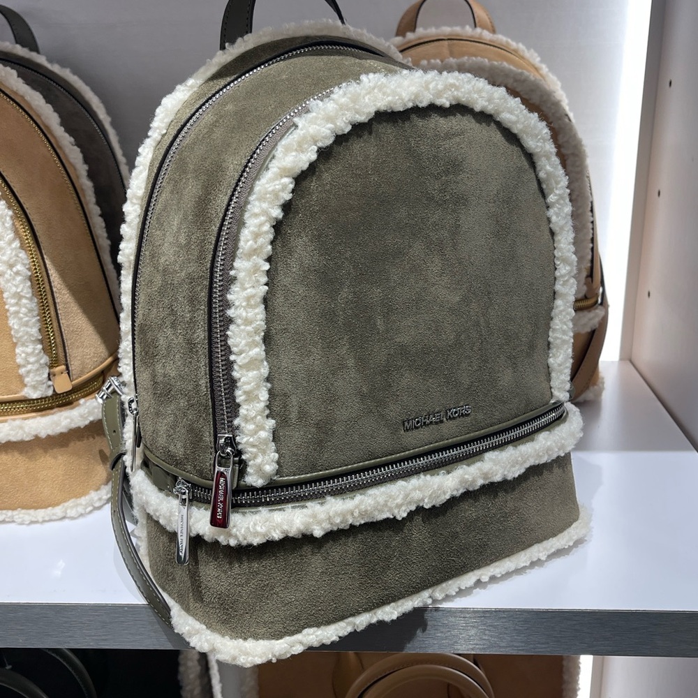 MICHAEL KORS Rhea Medium Suede and Faux Shearling Backpack
Olive
NWT - Picture 1 of 16